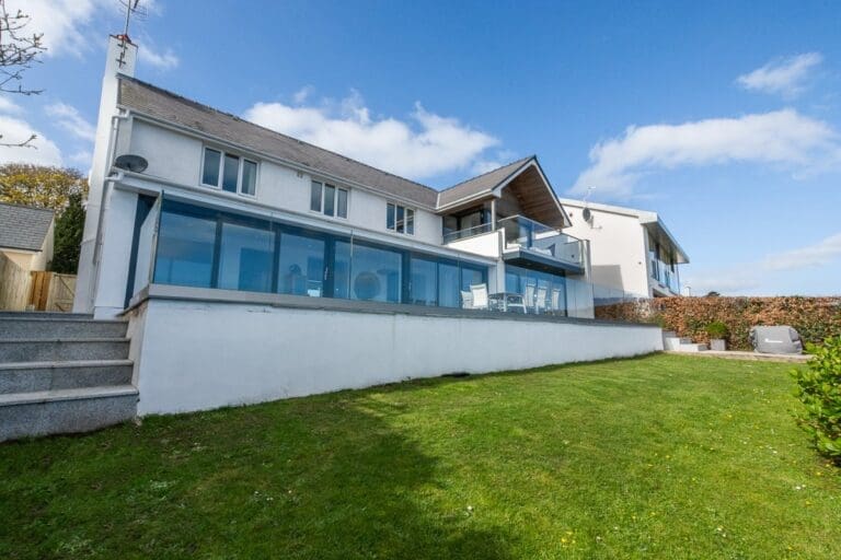 Saunders Glasshouse United Kingdom