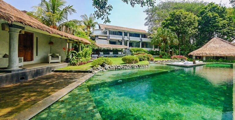 Villa Lakiya Indonesia