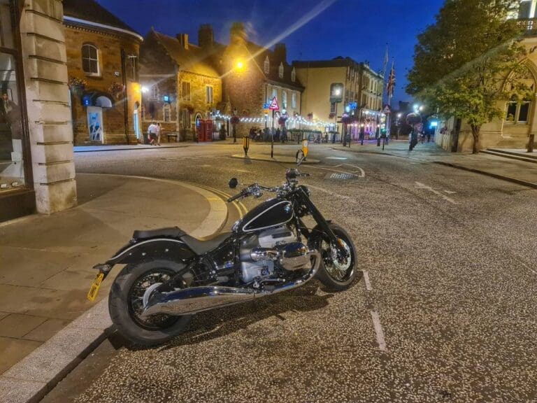 BMW R18 - Retro Cool