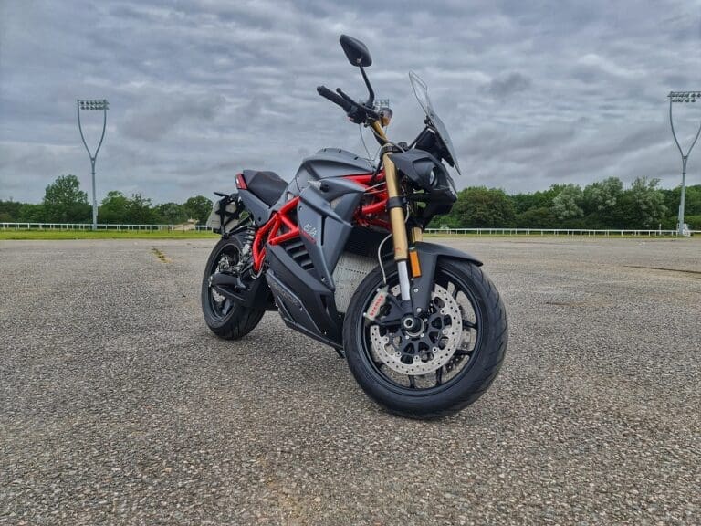 Energica Eva Ribelle / Eva Ribelle RS - First Ride