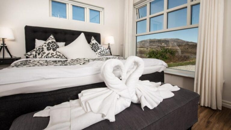 Iceland - The Home Of Imagination: Hotel Grímsborgir