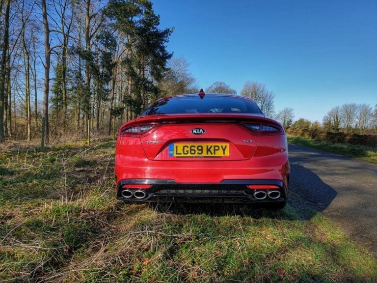 Kia Stinger 3.3 V6 GT-S - Kia's Wild Child
