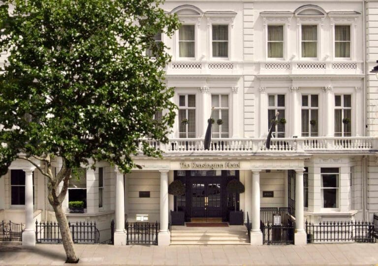 Lord and Lady at the Kensington Hotel, London