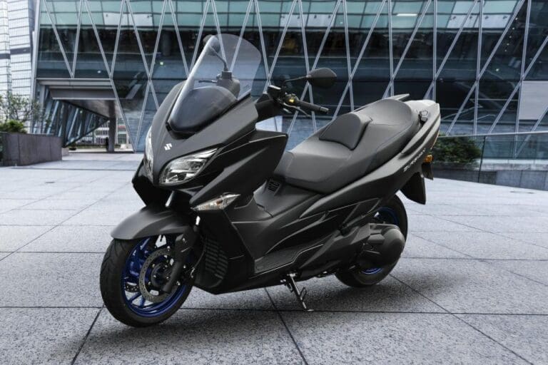 Suzuki Burgamn 400 - Real men ride a Burgman