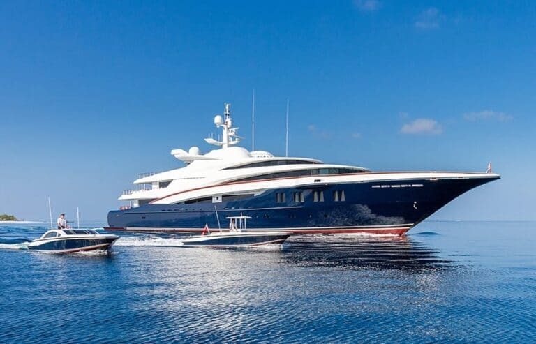 US Broker MarineMax Buys Fraser Yachts