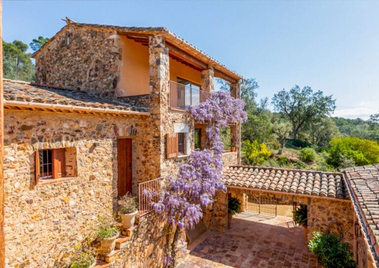 Rent Finca Gavarres Spain