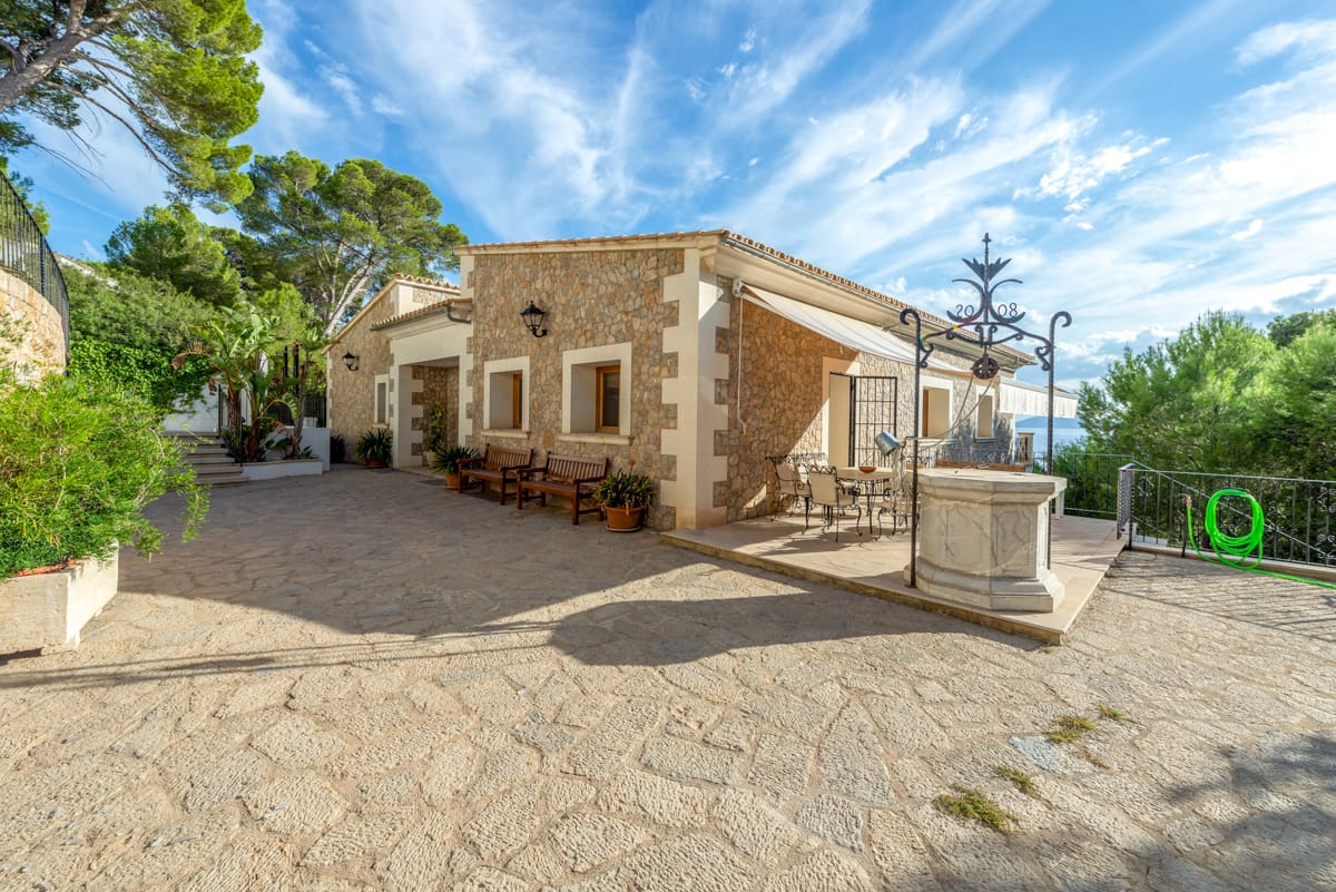 Rent Formentor Beach Spain