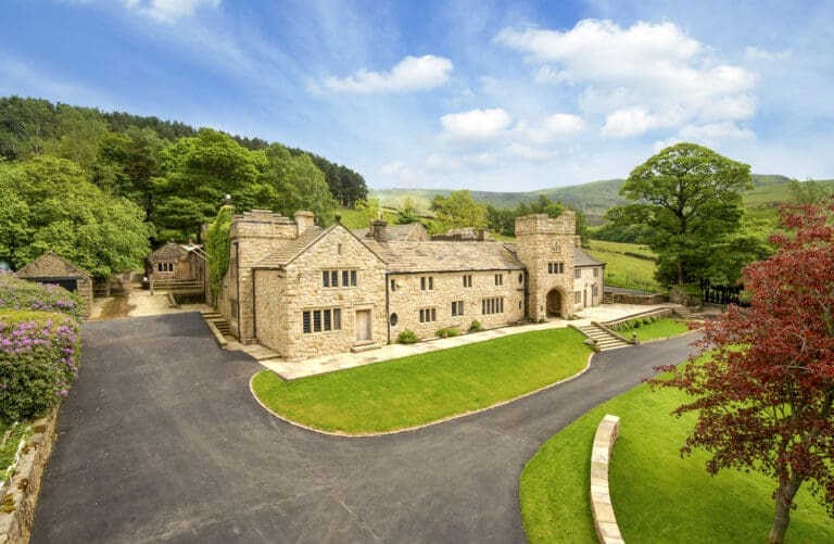 Rent Scout Castle United Kingdom