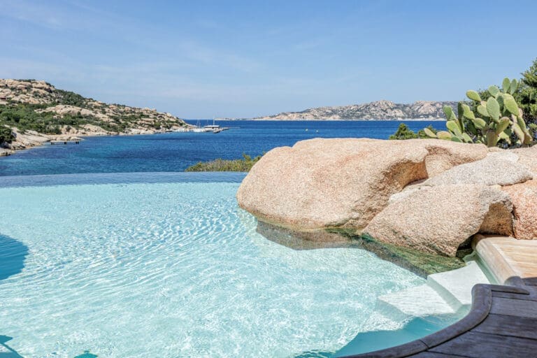 Rent Villa Mada Italy