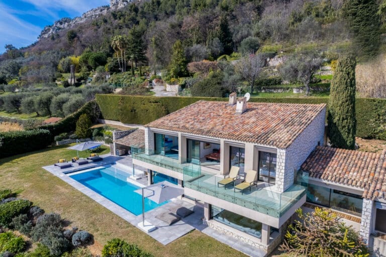 Rent Villa Mercure France