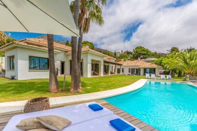 Rent Villa Shangri La Spain