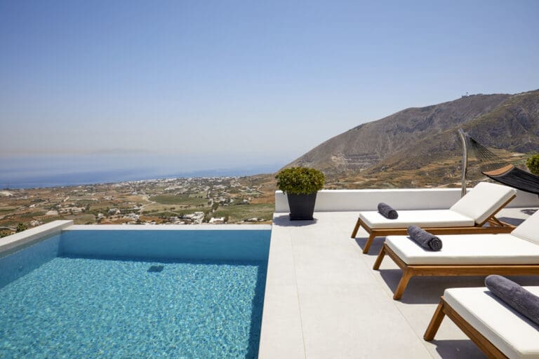 Rent Santorini Blu Greece