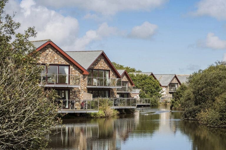 Rent Strawberries & Cream United Kingdom