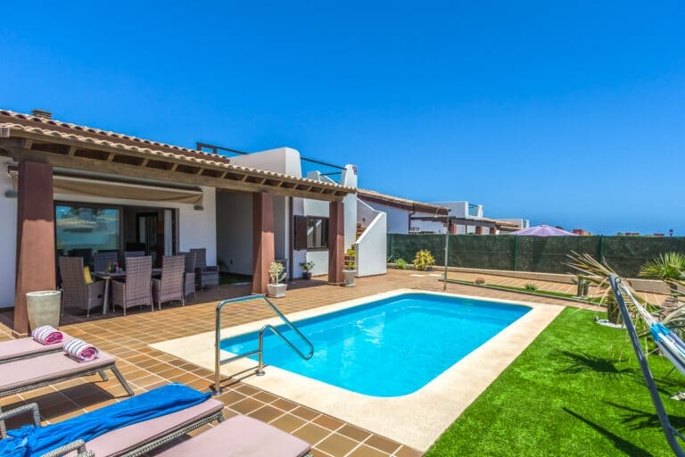 Rent Villa Anjoca Spain