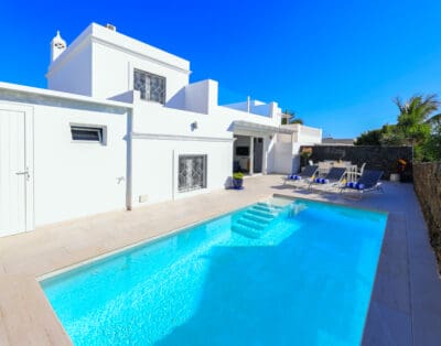 Rent Villa Atomo Spain