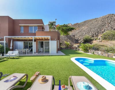 Rent Villa Emolo Spain