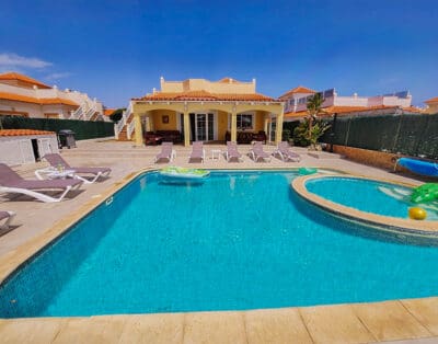 Rent Villa Joven Spain