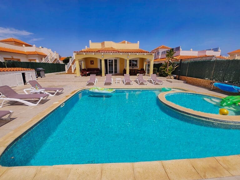 Rent Villa Joven Spain