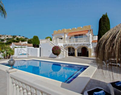 Rent Villa Manxa Spain