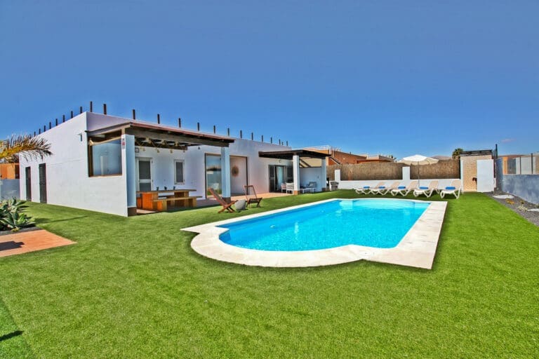 Rent Villa Maresia Spain