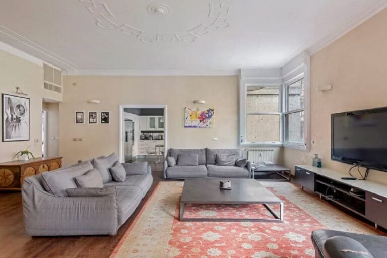 Rent Apartment Donatello Italy