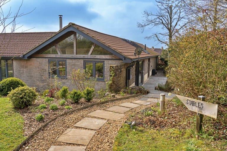 Rent Butterfly Stable United Kingdom