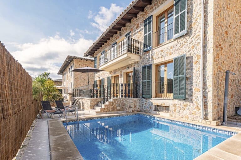 Rent Casa Montaner Spain