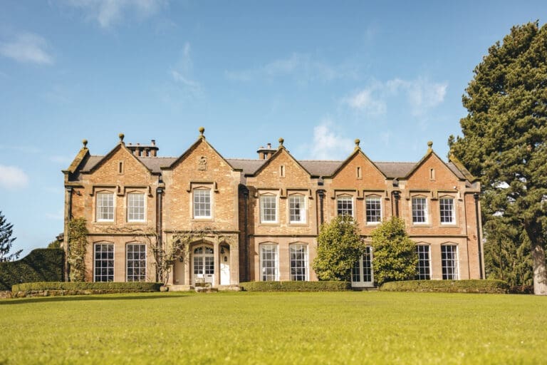 Rent Elton Park United Kingdom