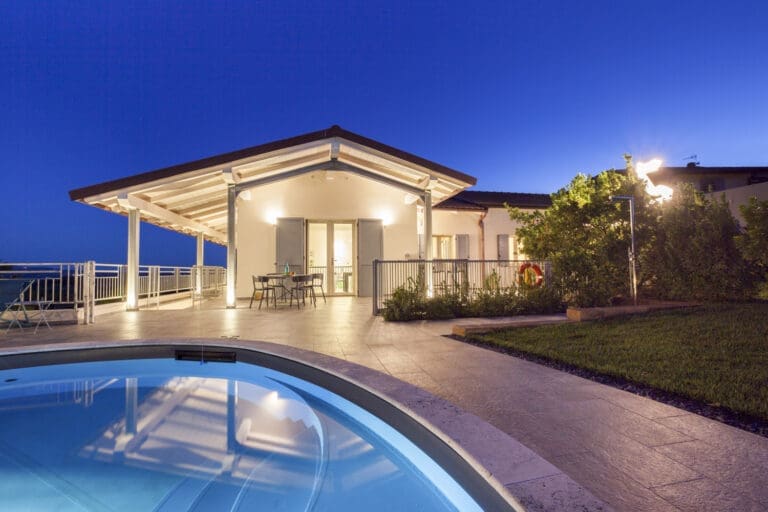 Rent Villa Ambrini Italy