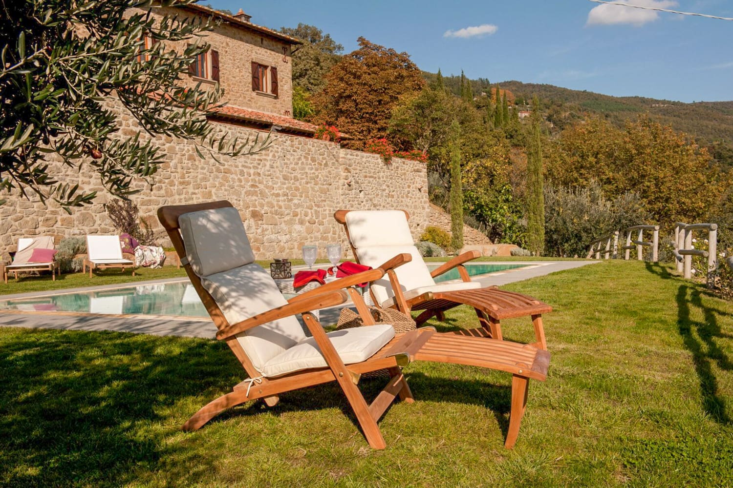 Rent Villa Camucia Italy