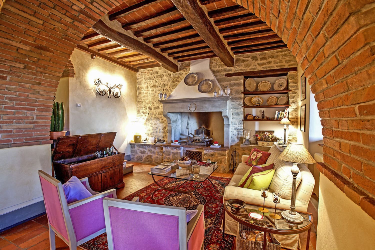 Rent Villa Camucia Italy