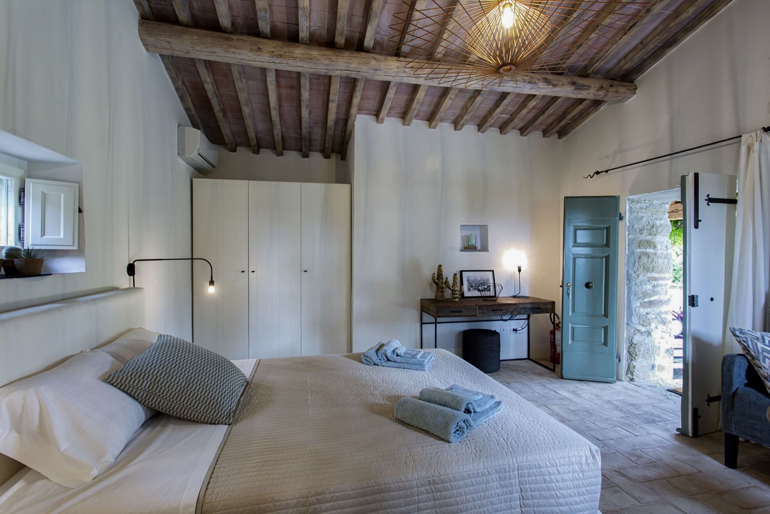 Rent Villa Farnia Italy