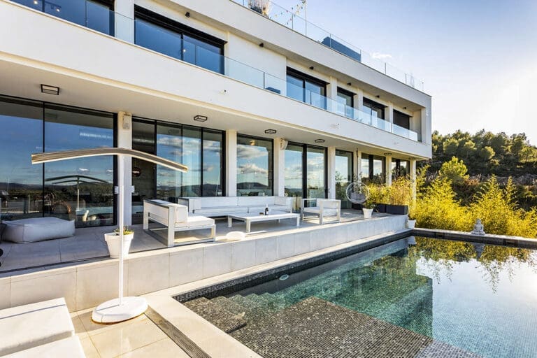 Rent Villa Gran Garona Spain