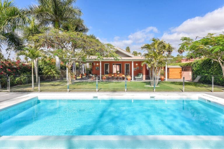 Rent Villa Lopesan Spain