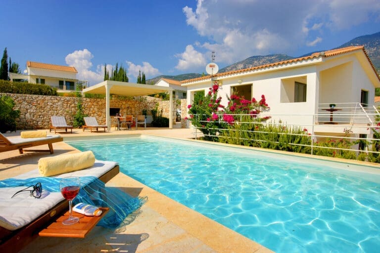 Rent Villa Maxene Greece