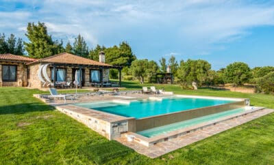 Rent Villa Nikiti Greece