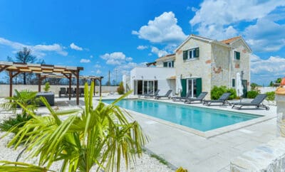 Rent Villa Niksa Croatia