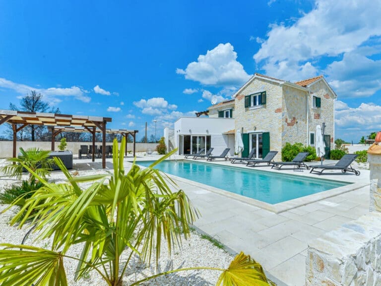 Rent Villa Niksa Croatia