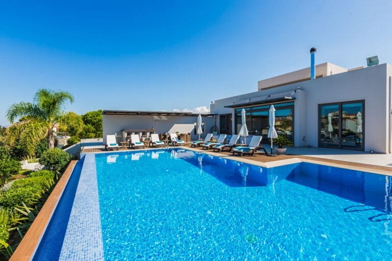 Rent Villa Oinos Greece