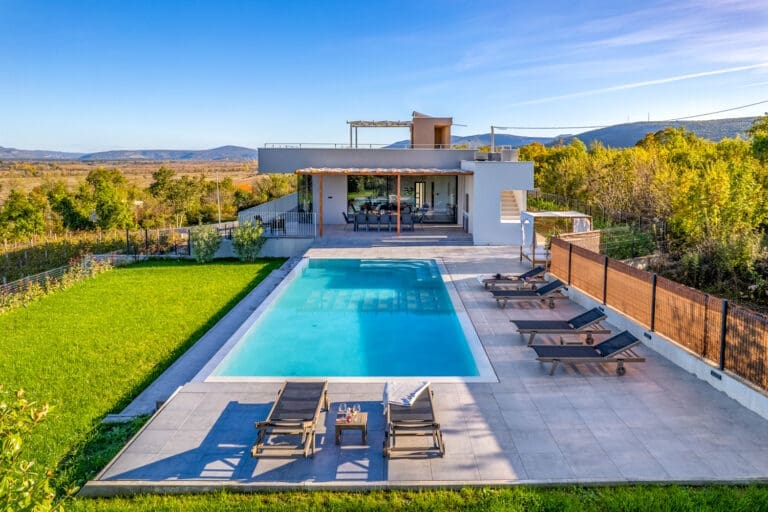 Rent Villa Zmijavci Croatia