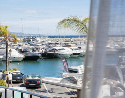 Rent Vista Banus II Spain