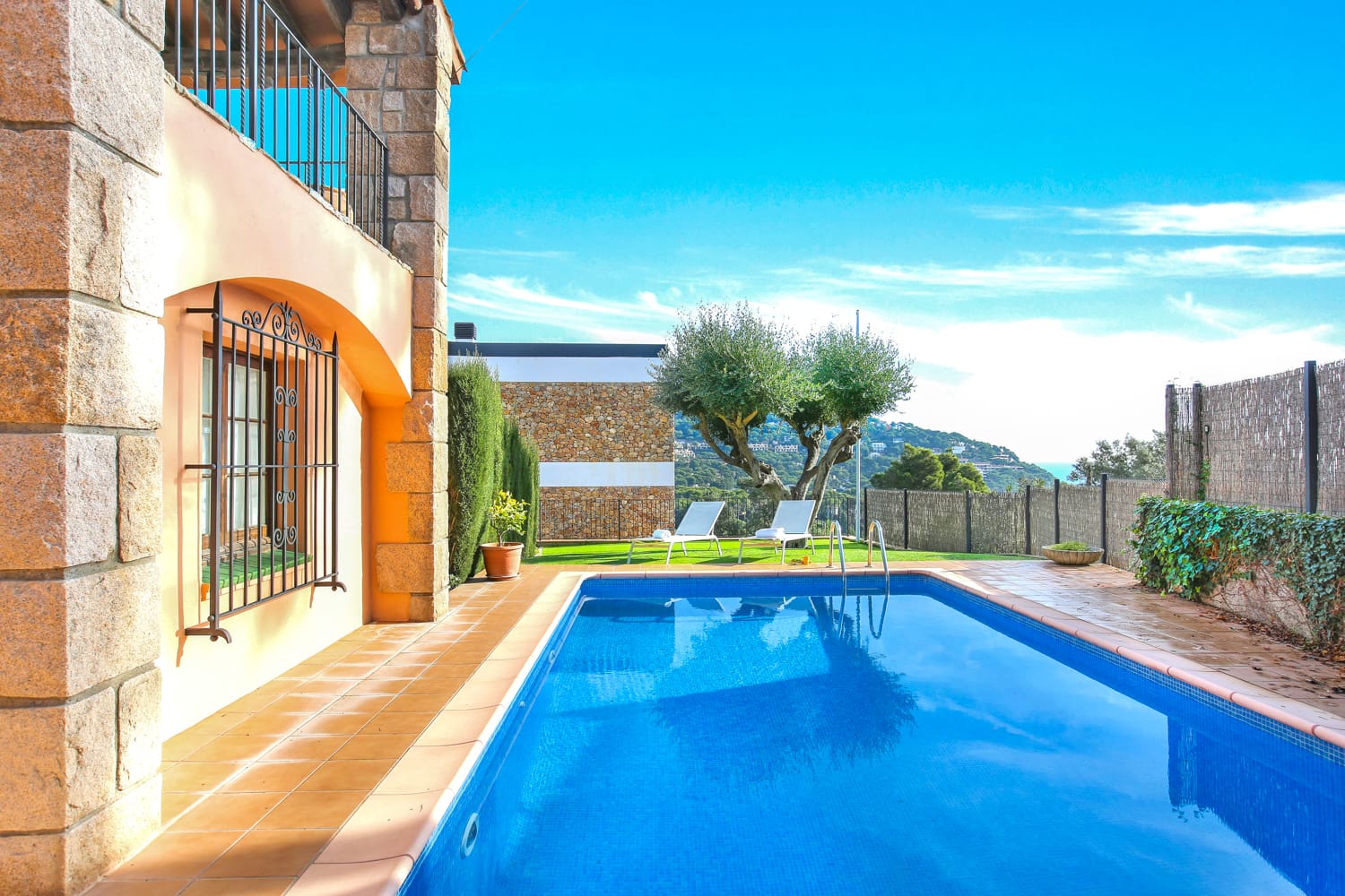 Rent Casa Corronda Spain