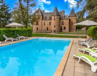 Rent Chateau Granit Rose France