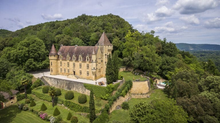 Rent Chateau Les Tourelles France
