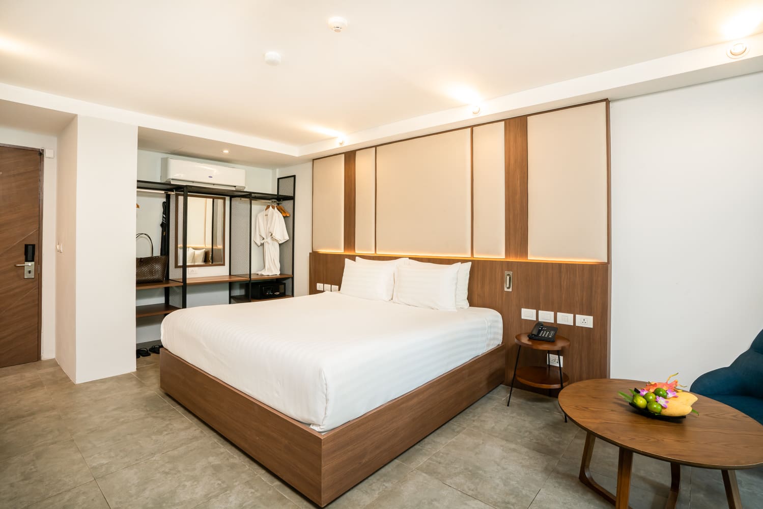 Rent Deluxe Room Dewa Phuket Resort and Villas Thailand