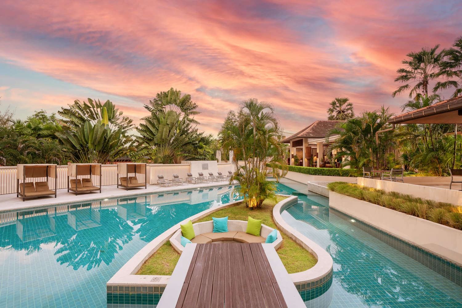 Rent Deluxe Room Dewa Phuket Resort and Villas Thailand
