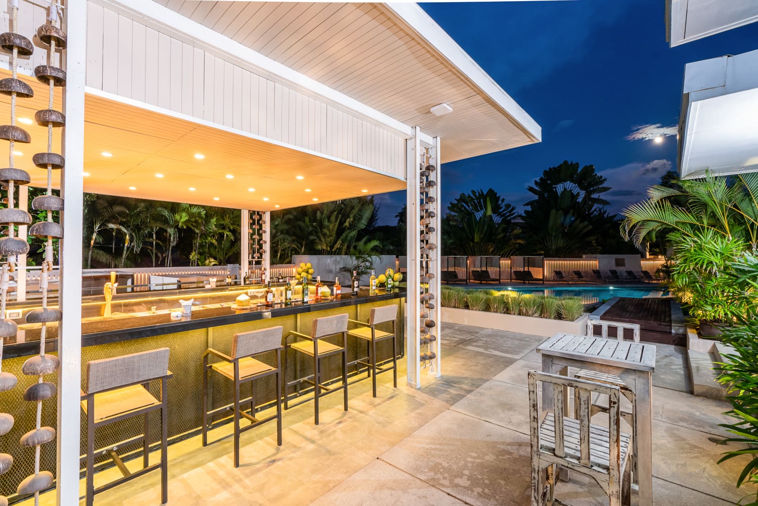 Rent Deluxe Room Dewa Phuket Resort and Villas Thailand
