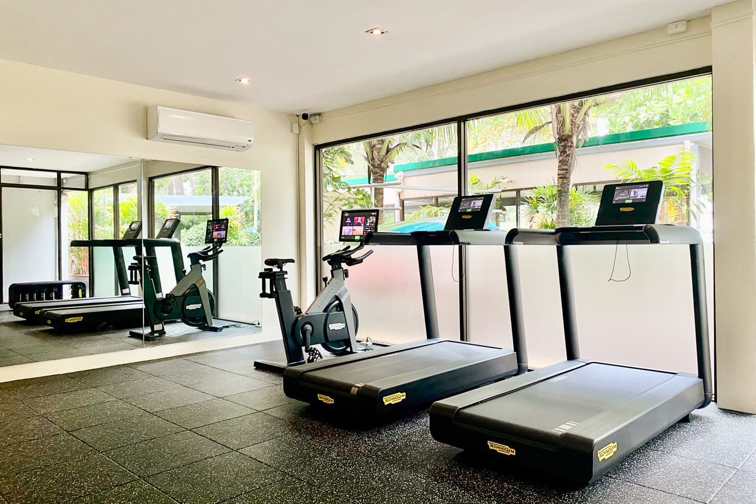 Rent Deluxe Room Dewa Phuket Resort and Villas Thailand