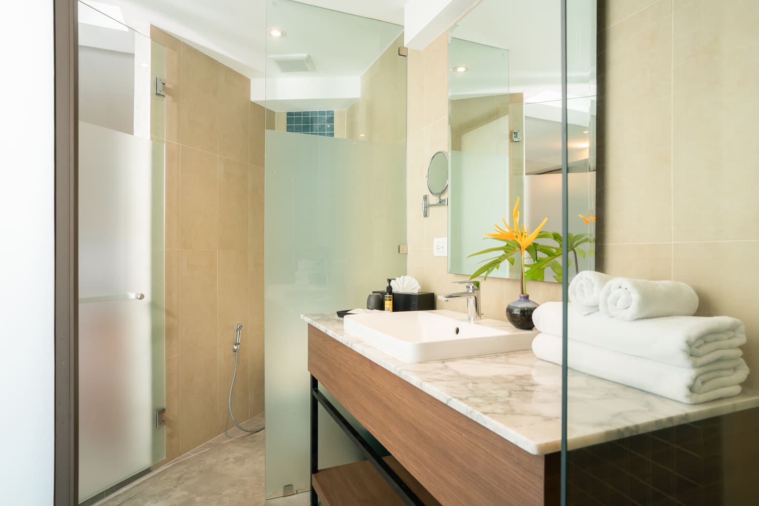 Rent Deluxe Room Dewa Phuket Resort and Villas Thailand