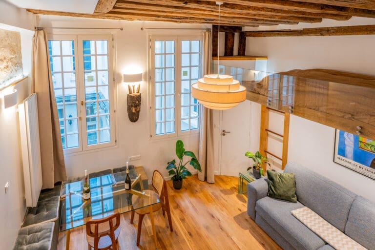 Rent Double Deluxe Mezzanine Suite France